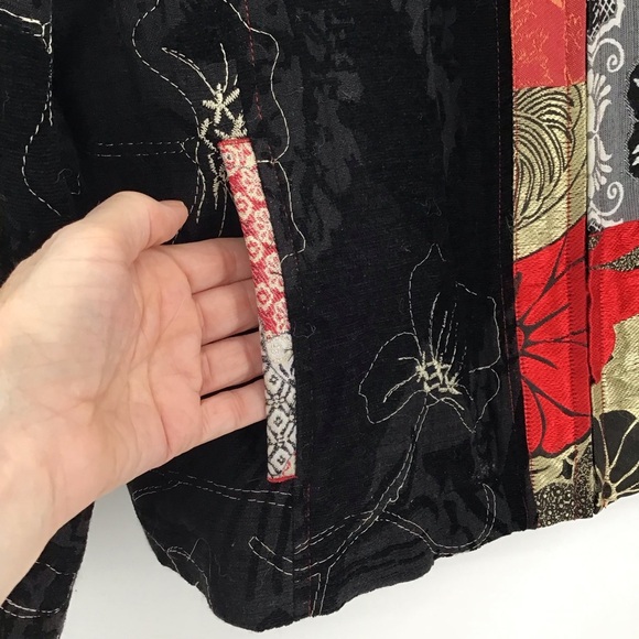 Chico’s Vintage Silk Blend Asian Inspired Floral Embroidered ZipUp Jacket Size 2 - Picture 5 of 9